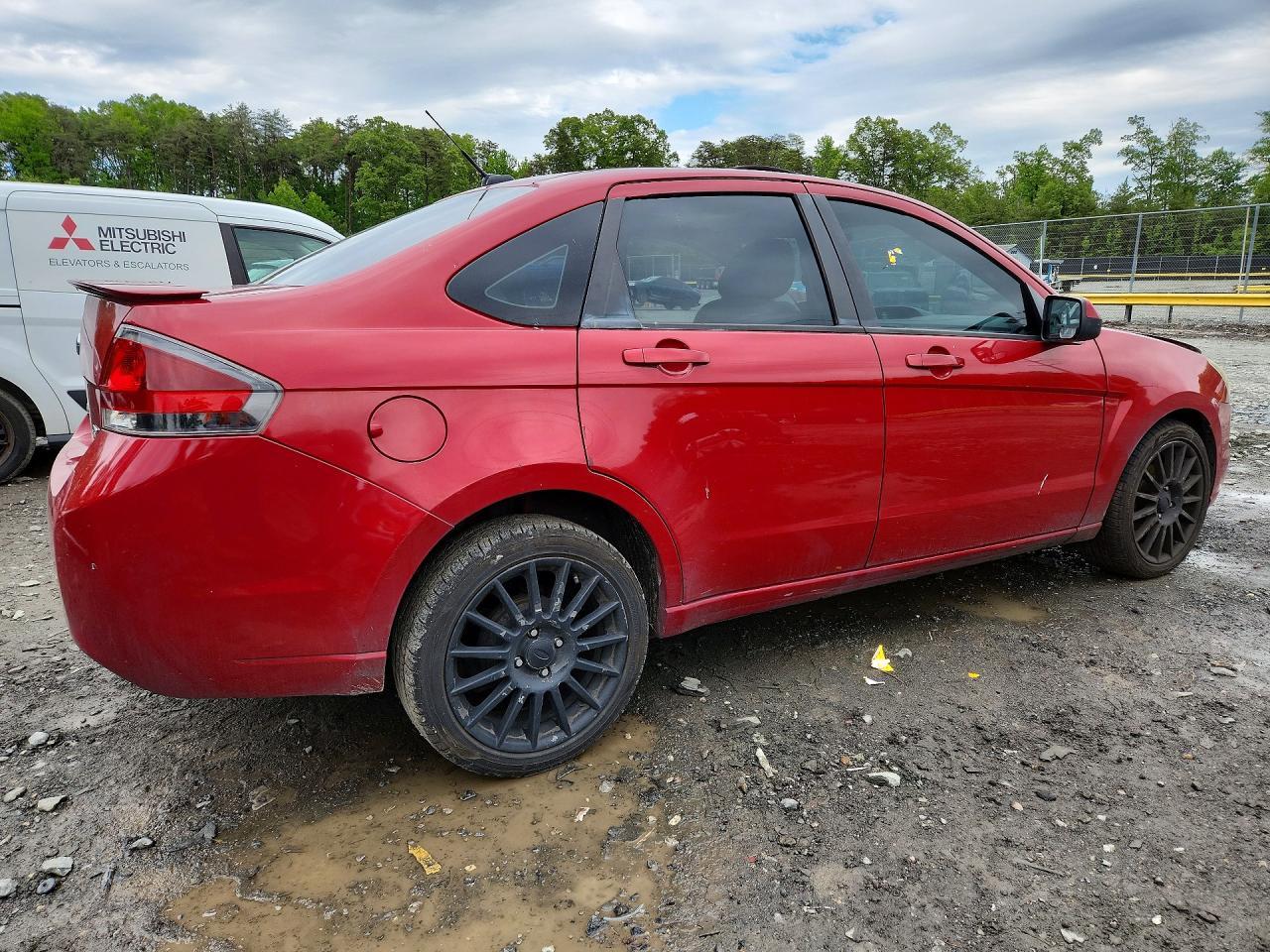 2010 Ford Focus Ses - Фото 3