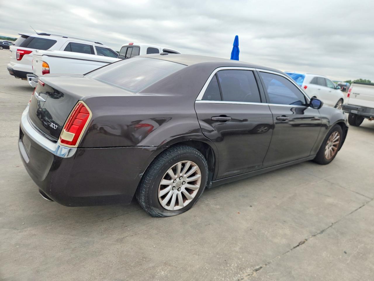 2012 Chrysler 300 - Image 3