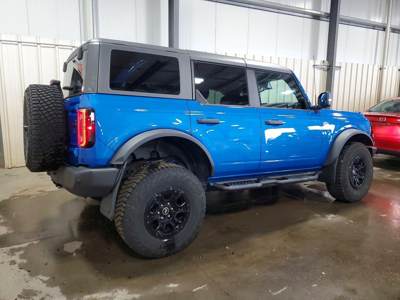 2023 Ford Bronco Base - Фото 3