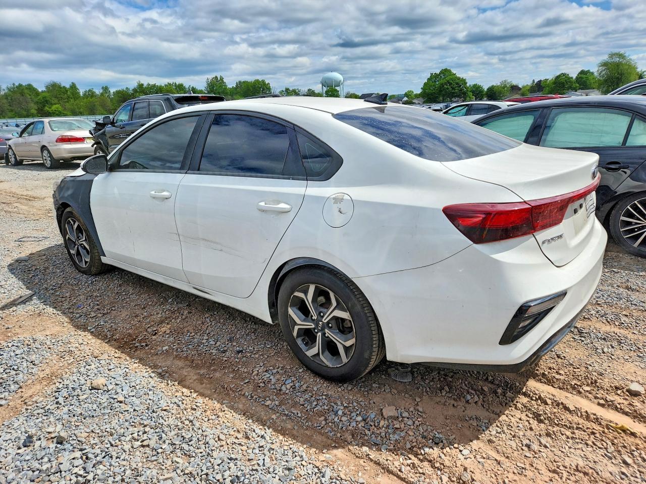 2019 Kia Forte Lxs - Фото 2