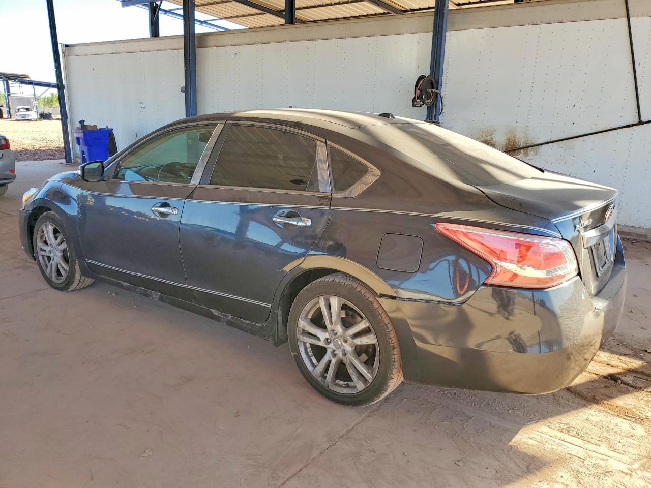 2013 Nissan Altima 3.5 S - Image 2