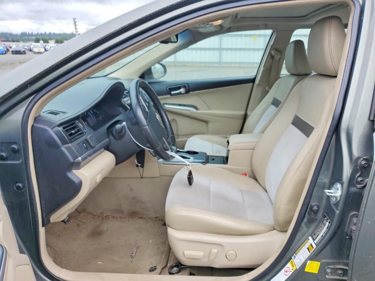 2012 Toyota Camry Hybrid Xle - Image 7