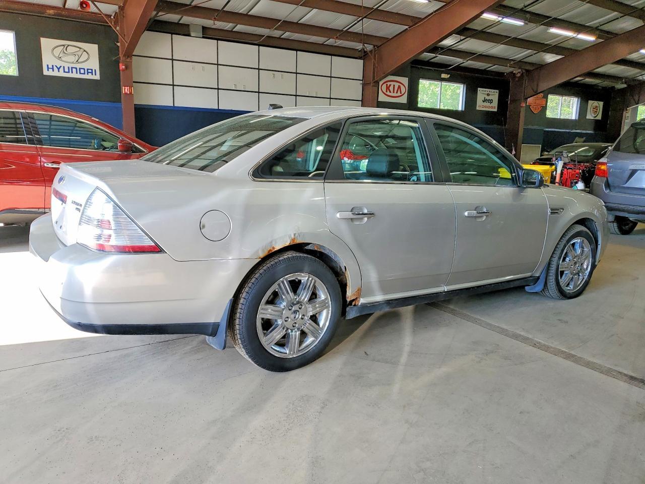 2008 Ford Taurus Limited - Image 3