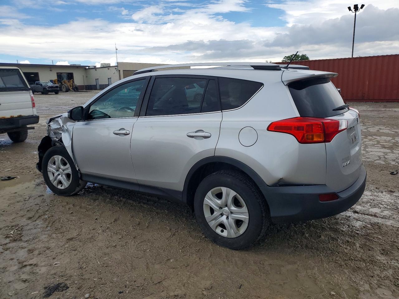 2014 Toyota Rav4 Le - Image 2