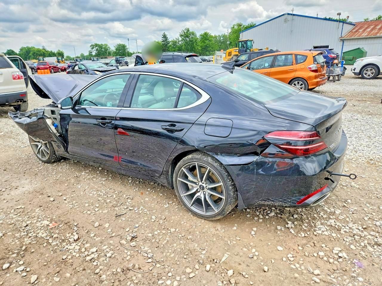 2025 Genesis G70 2.5T Standard - Фото 2