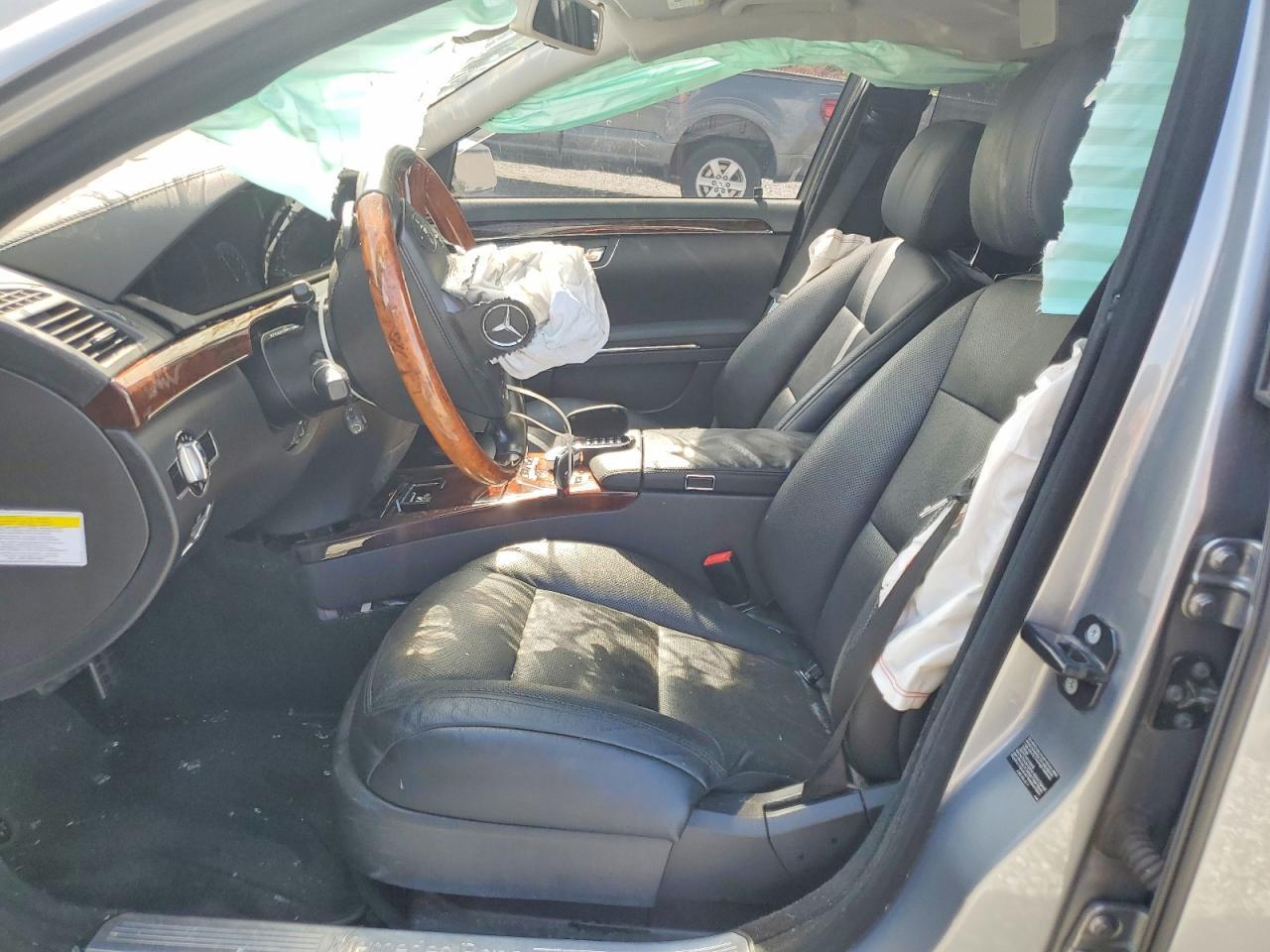 2012 Mercedes-Benz S 550 4Matic - Image 7