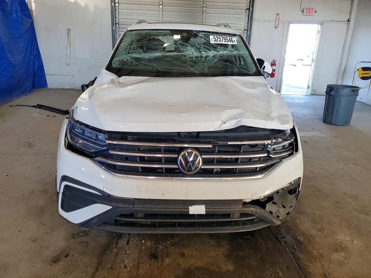 2022 Volkswagen Tiguan Se - Фото 5