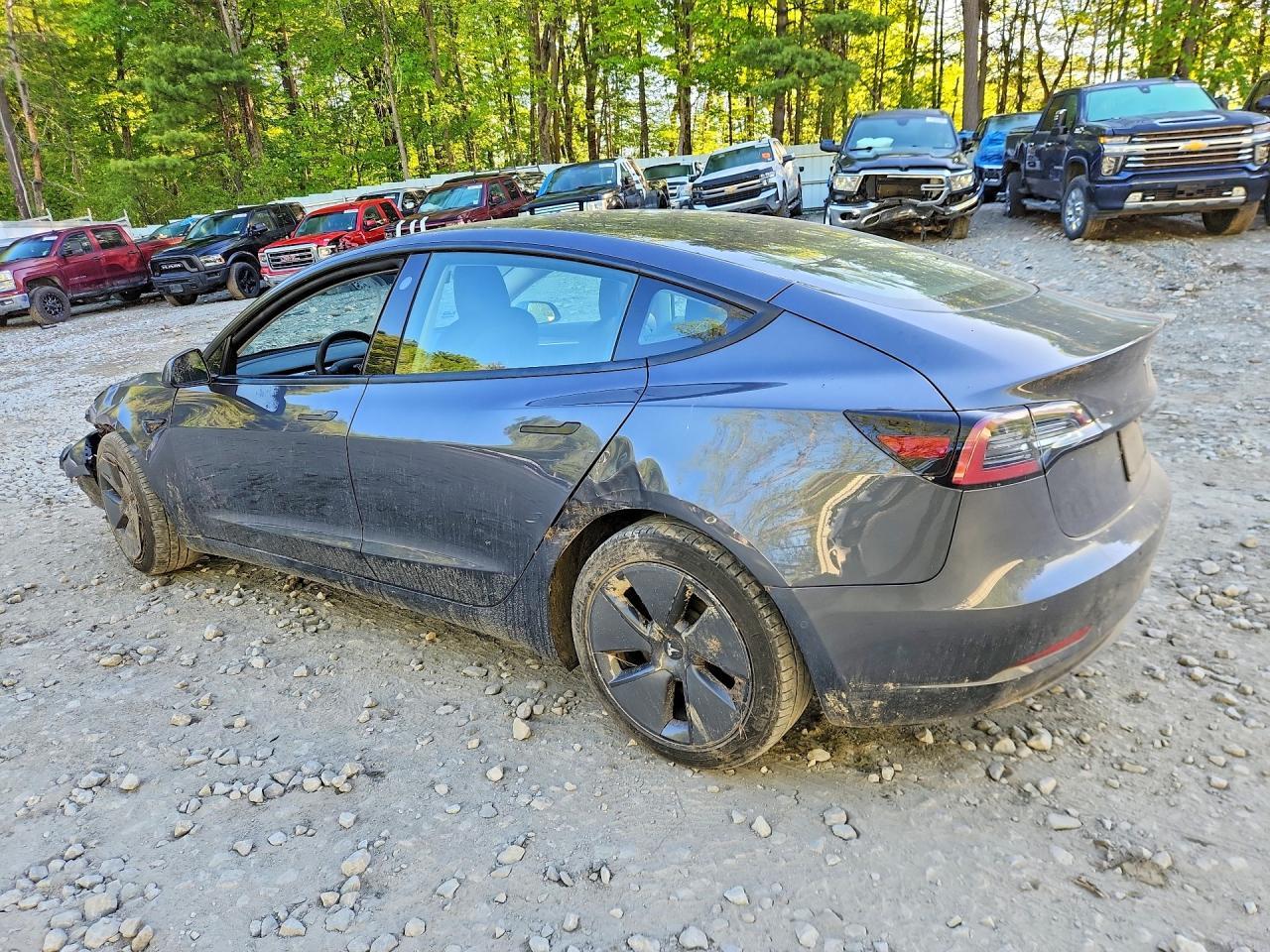 2022 Tesla Model 3 - Image 2