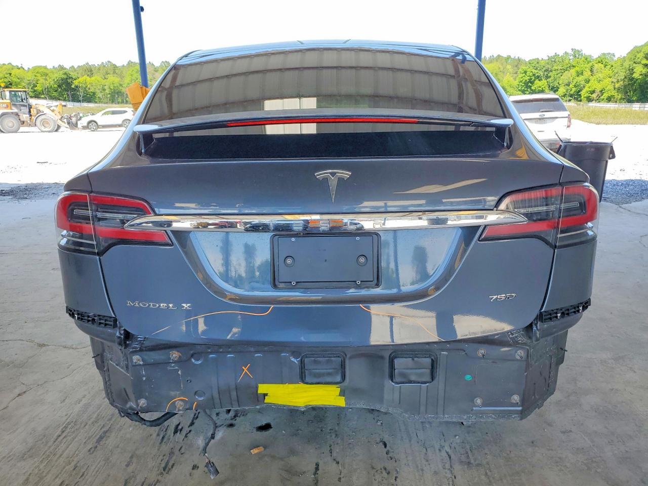 2017 Tesla Model X - Фото 6