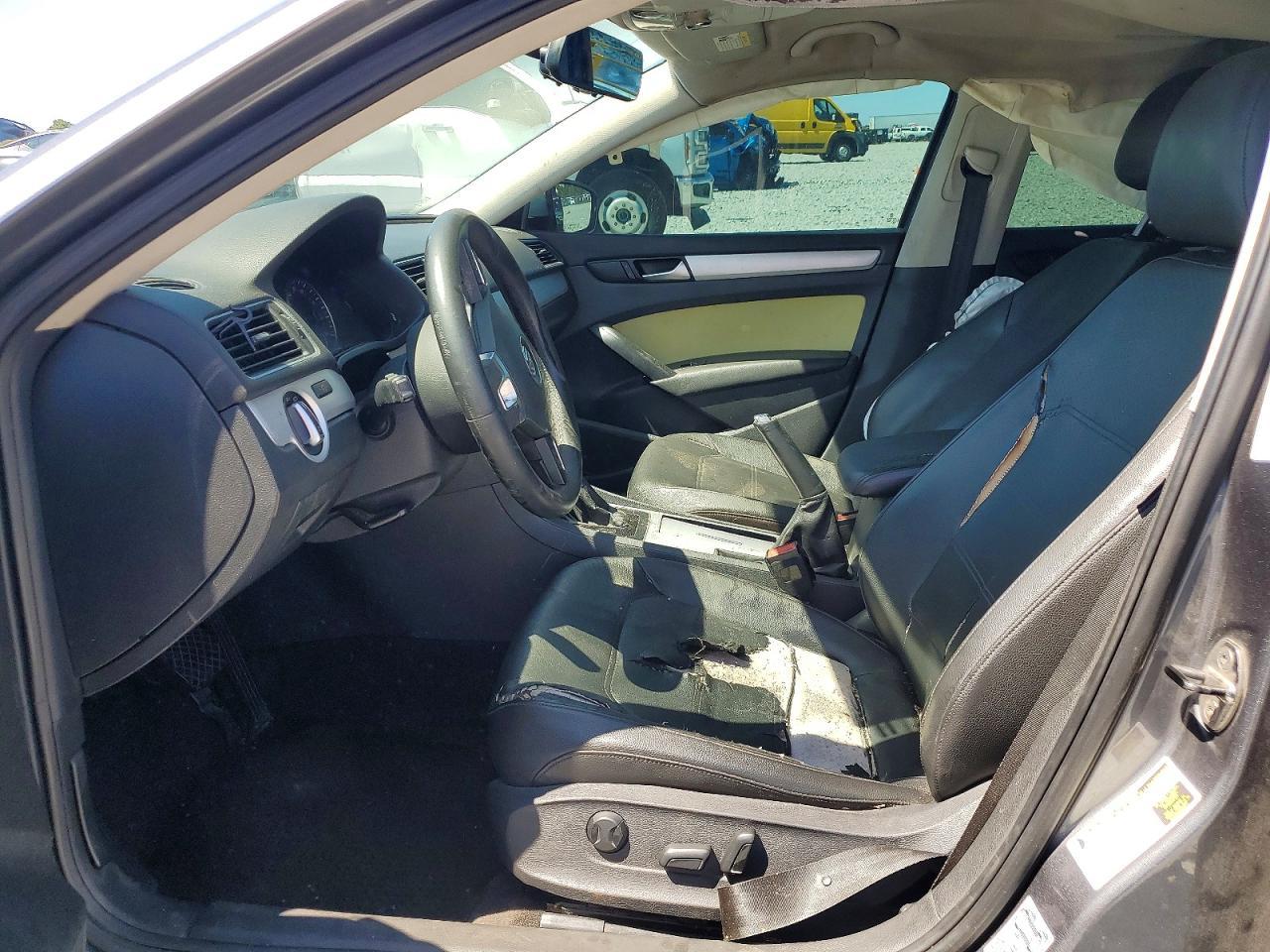 2012 Volkswagen Passat Se - Image 7