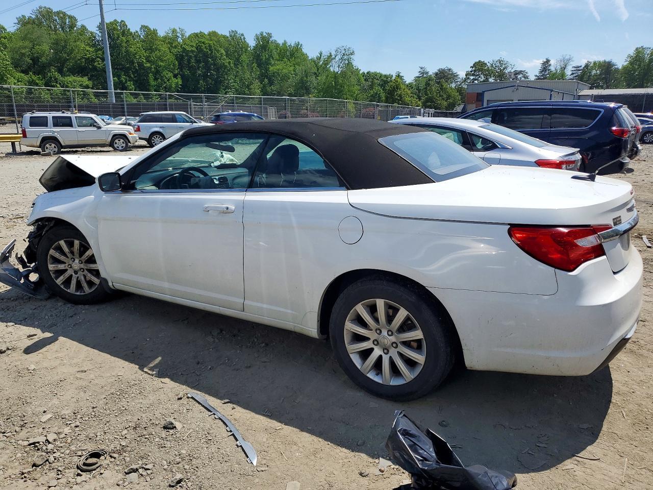 2013 Chrysler 200 Touring - Image 2