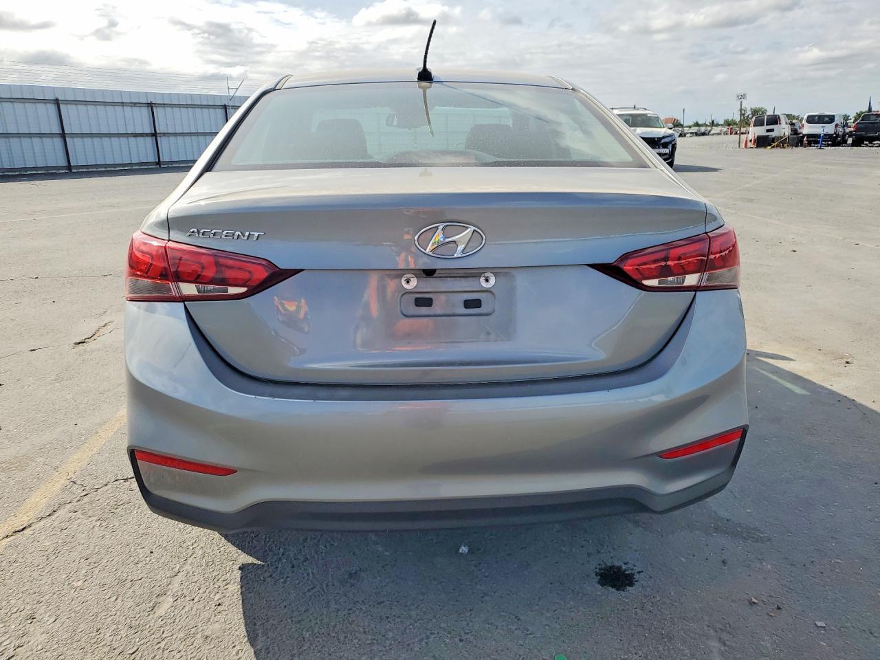 2022 Hyundai Accent Limited - Фото 6