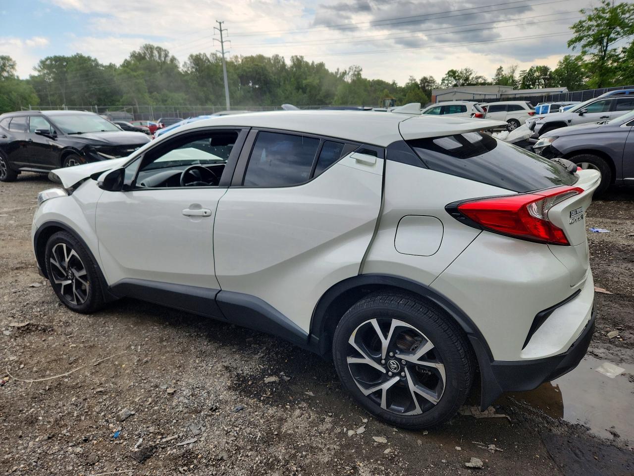 2018 Toyota C-Hr Xle Premium - Image 2