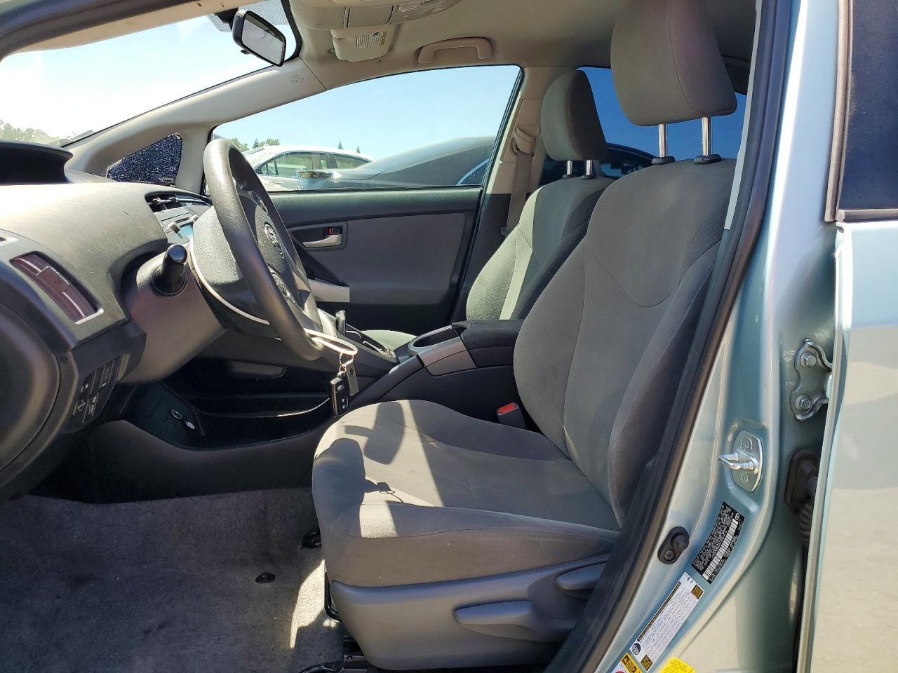 2015 Toyota Prius Two - Фото 7