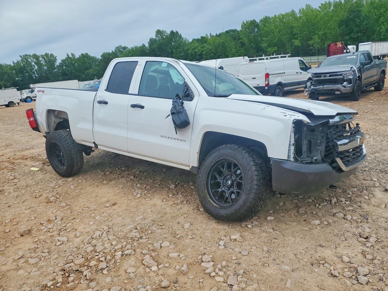 2018 Chevrolet Silverado K1500 - Image 4