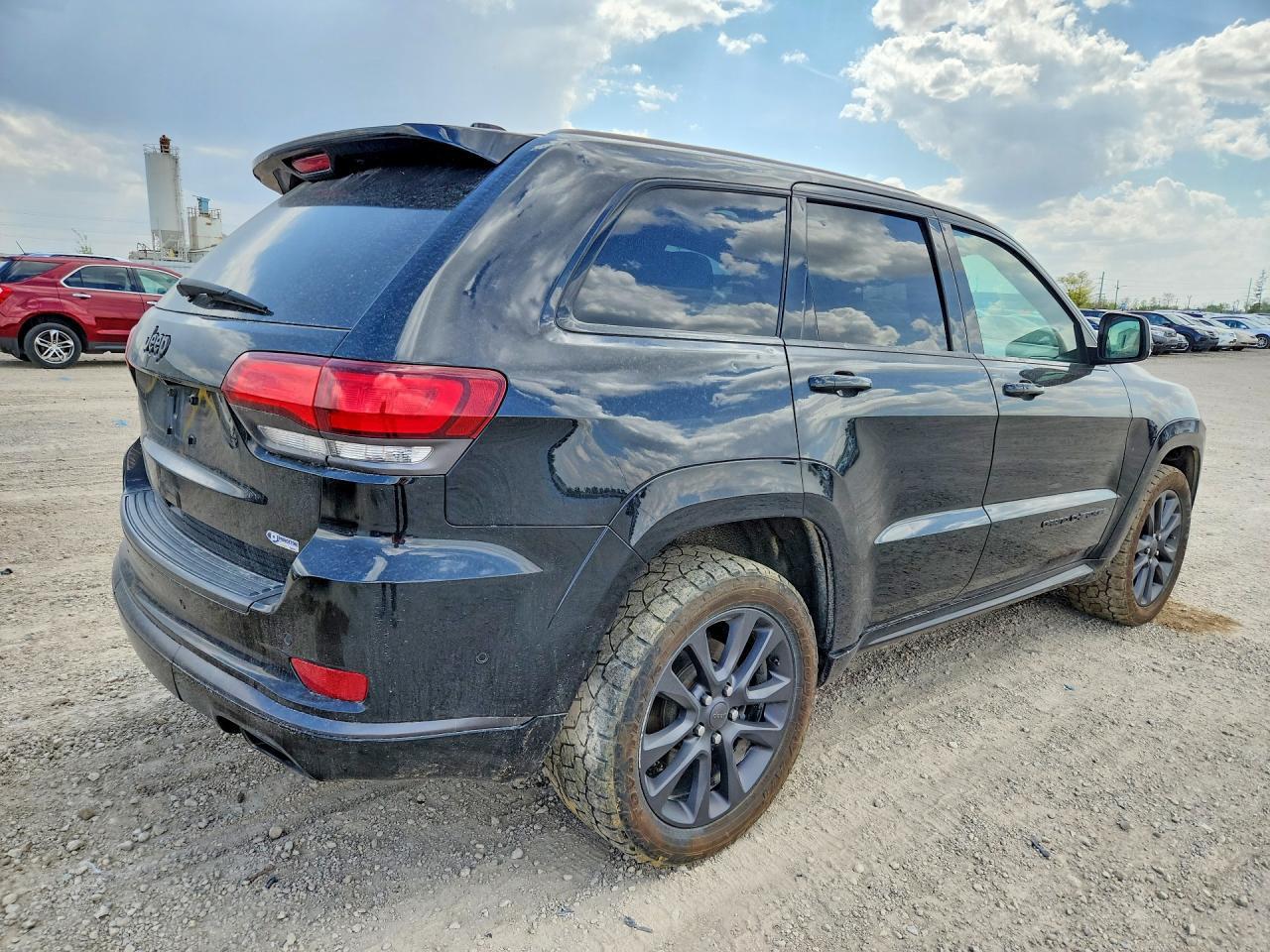 2019 Jeep Grand Cherokee Overland - Image 3