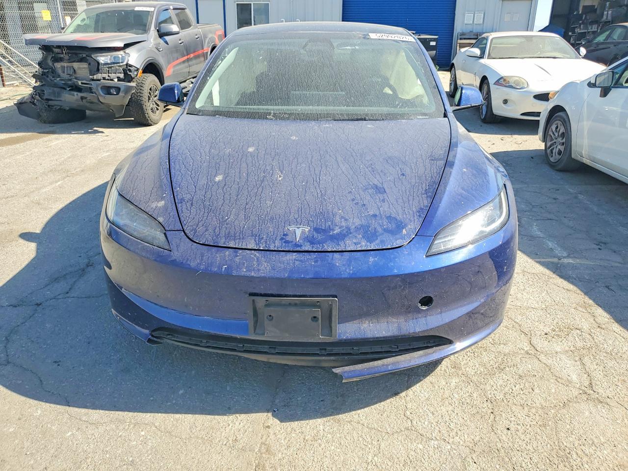 2025 Tesla Model 3 - Фото 5