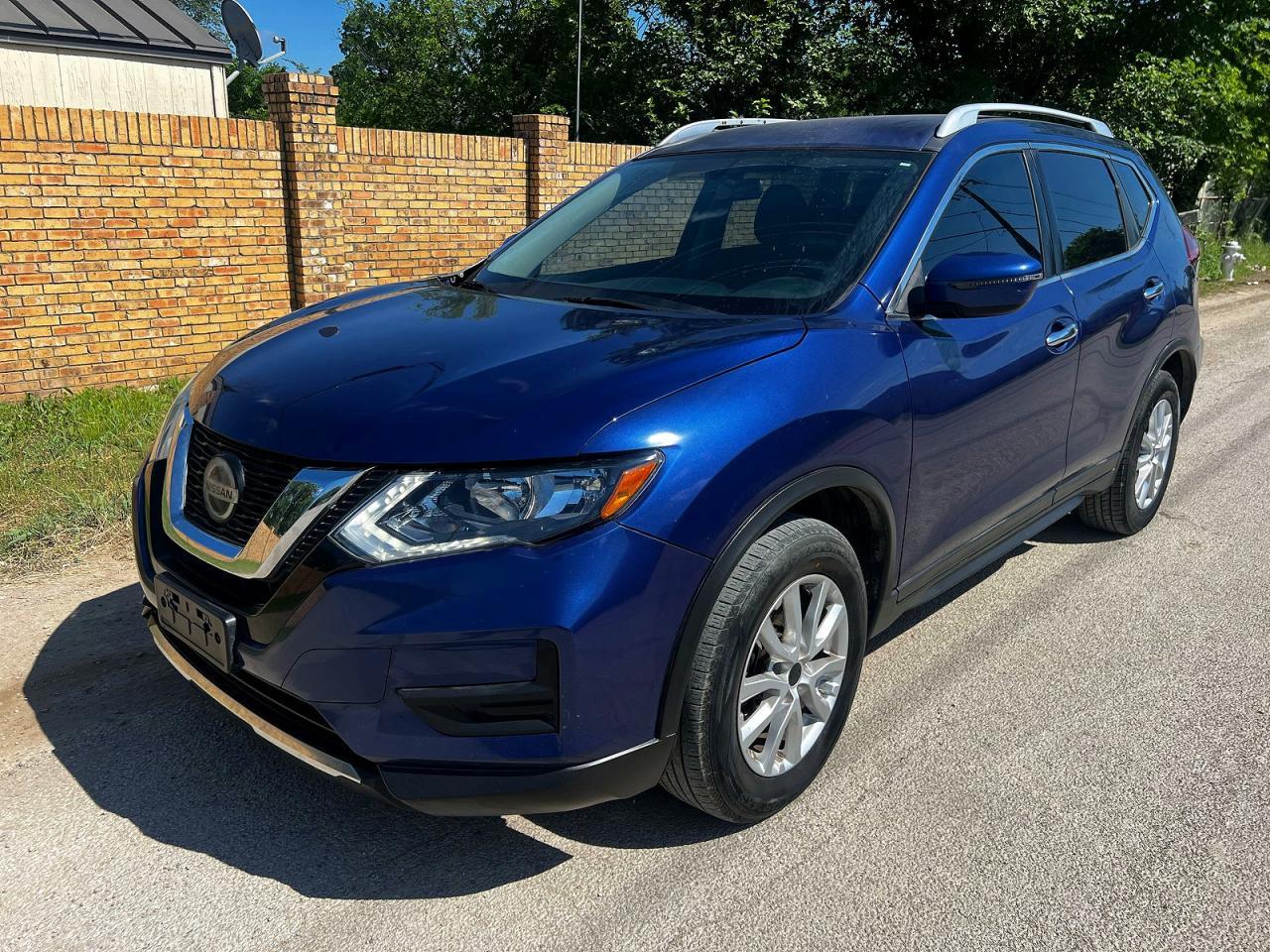 2018 Nissan Rogue Sv - Image 2