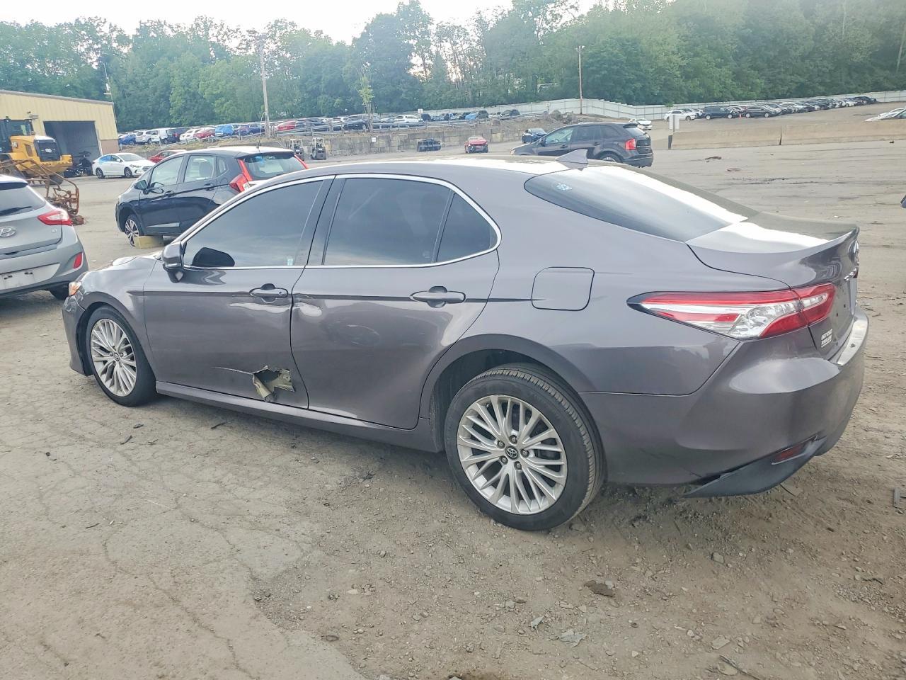 2019 Toyota Camry Xle - Фото 2