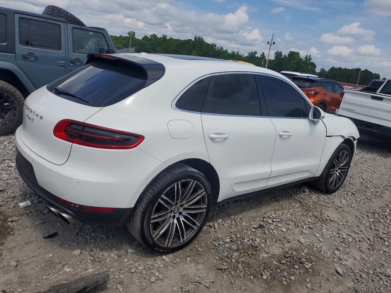 2017 Porsche Macan S - Image 3