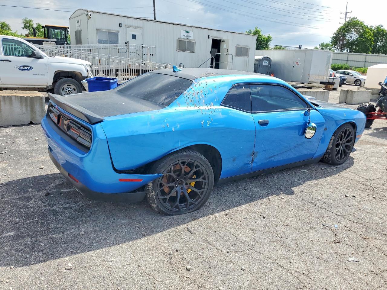 2016 Dodge Challenger R - Image 3