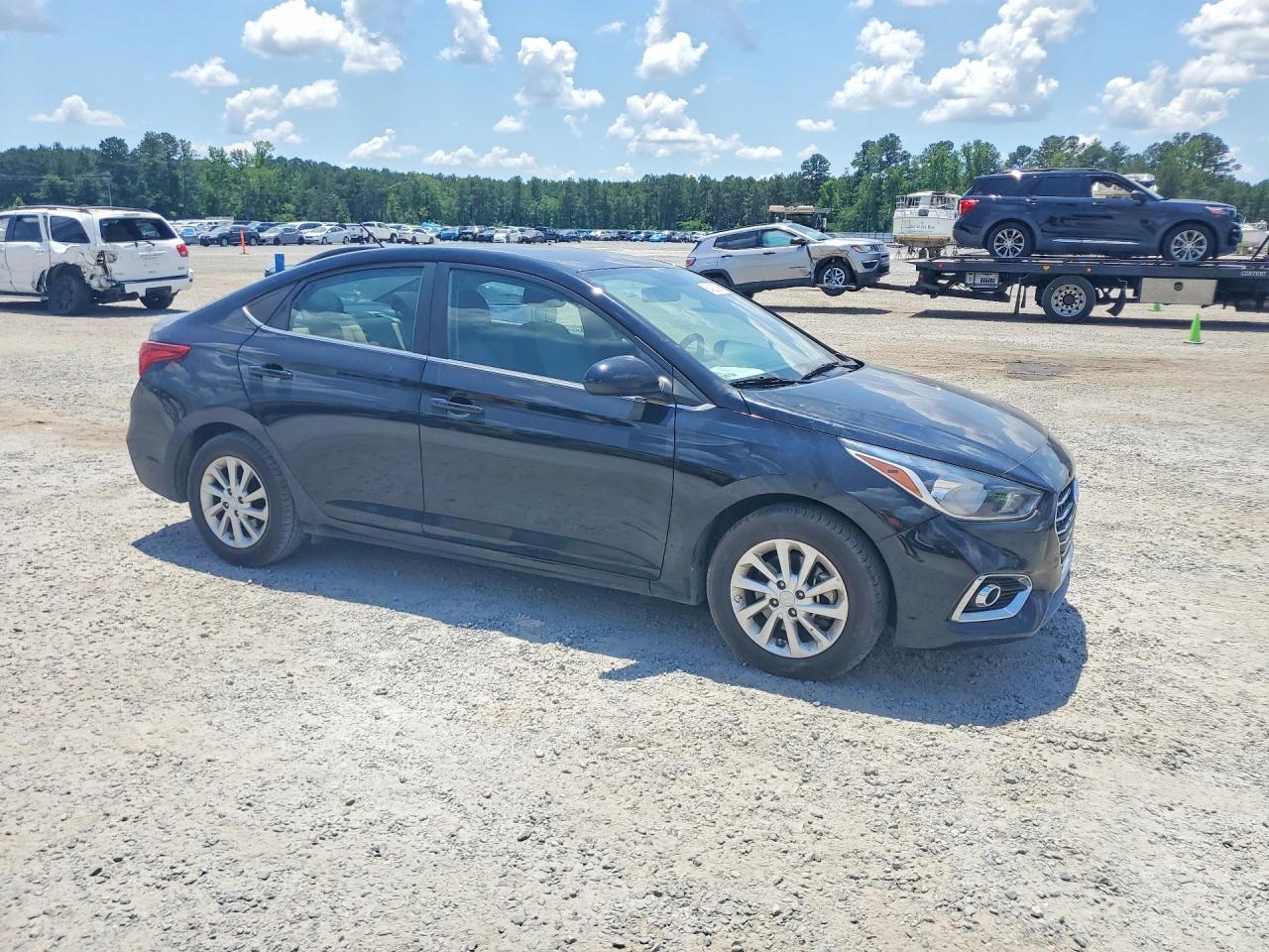 2022 Hyundai Accent Sel - Image 4