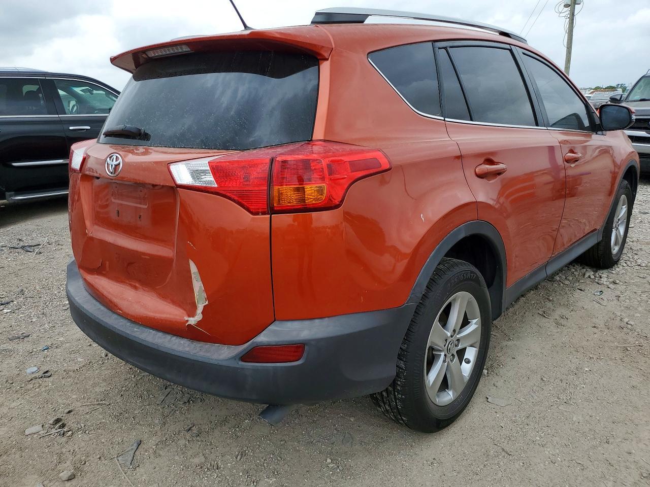 2015 Toyota Rav4 Xle - Image 3