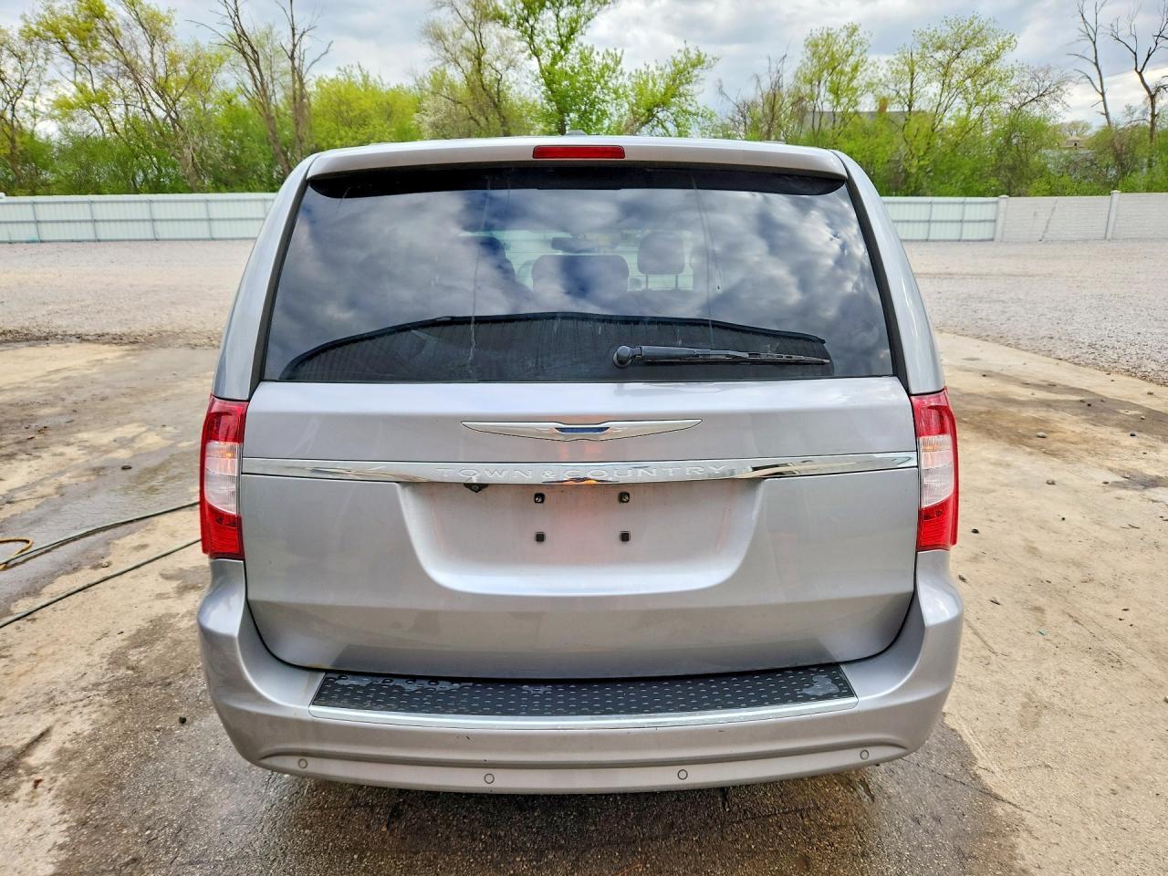 2014 Chrysler Town & Country Touring L - Фото 6