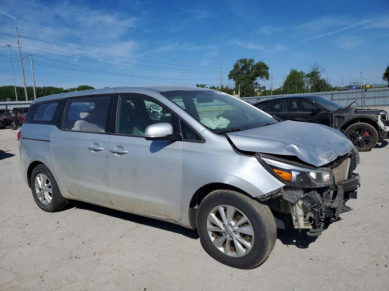 2017 Kia Sedona L - Фото 4