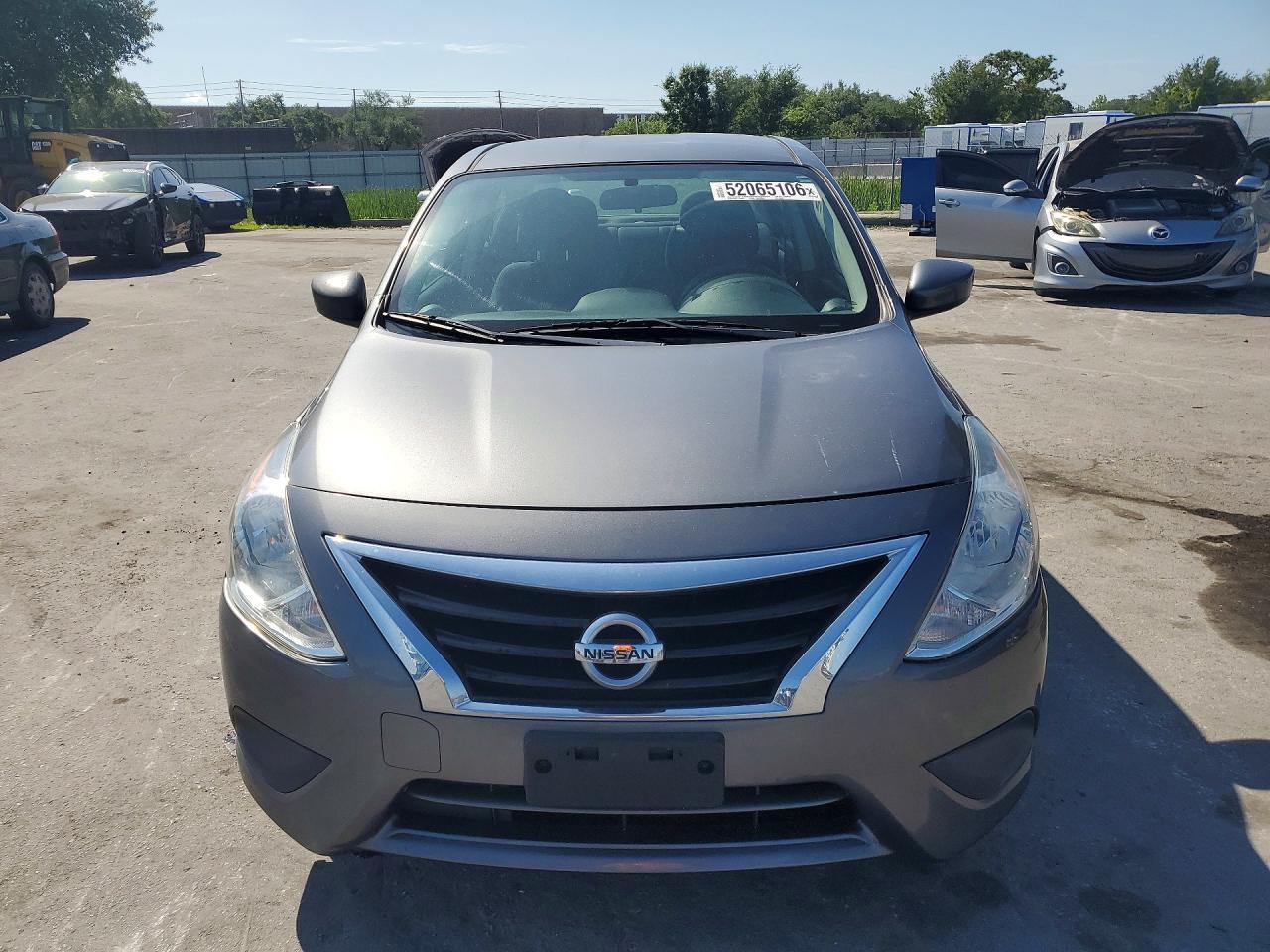 2019 Nissan Versa Sv - Image 5