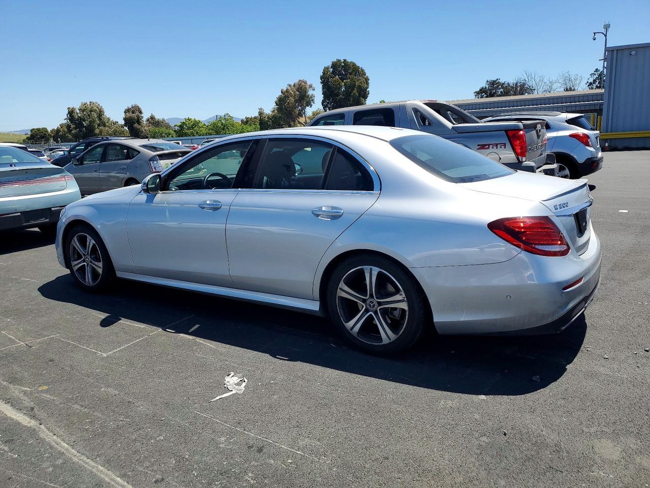 2019 Mercedes-Benz E 300 - Фото 2