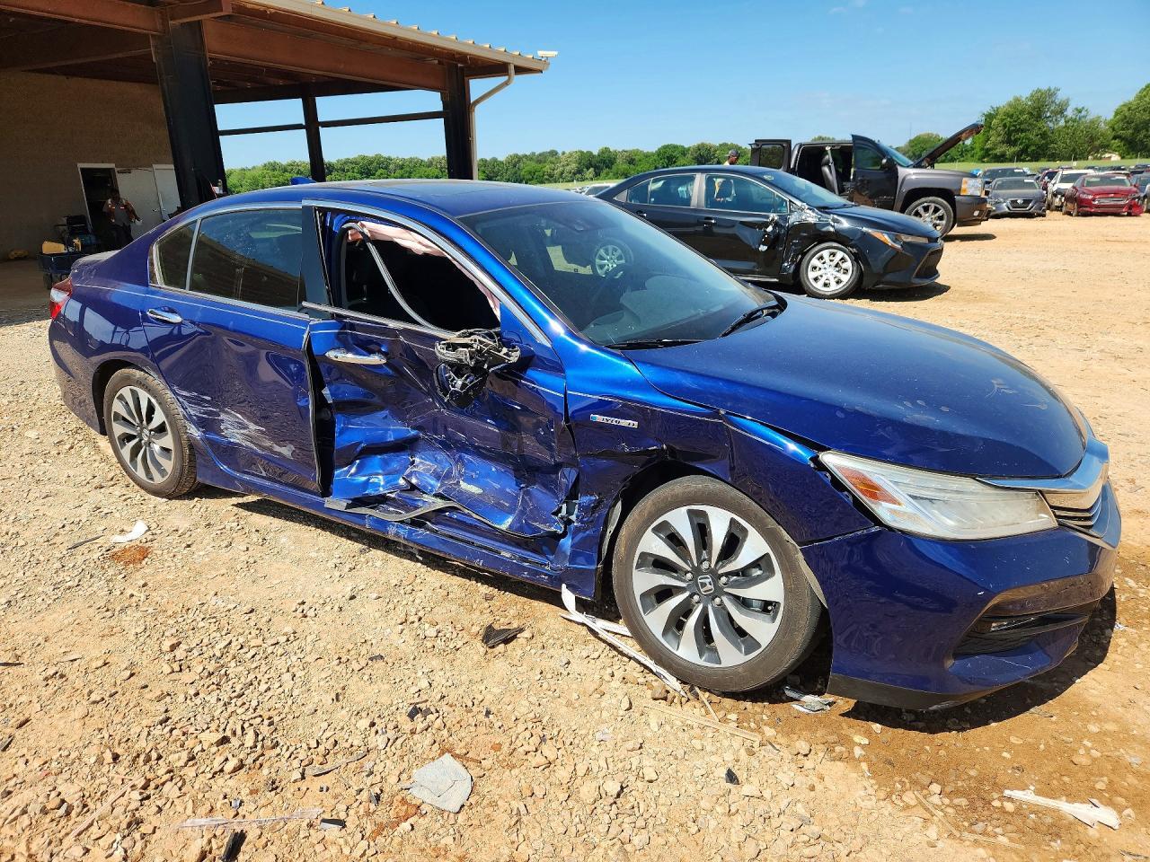 2017 Honda Accord Touring Hybrid - Image 4