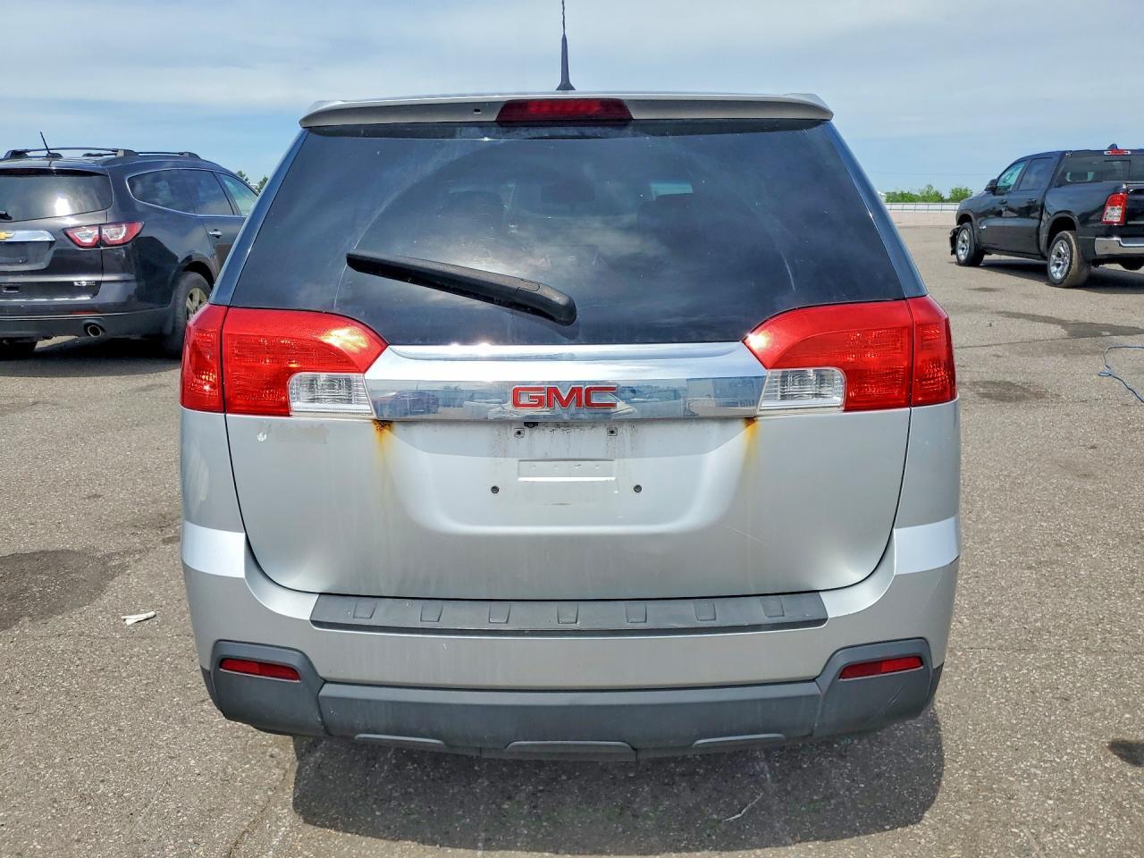 2010 GMC Terrain Sle - Image 6