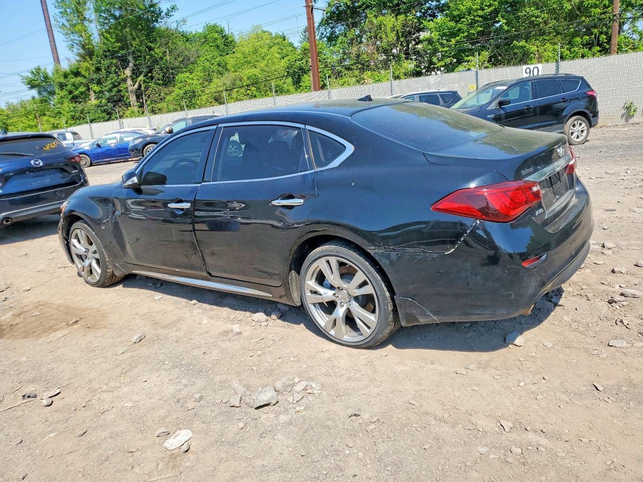 2015 Infiniti Q70L 3.7 - Image 2