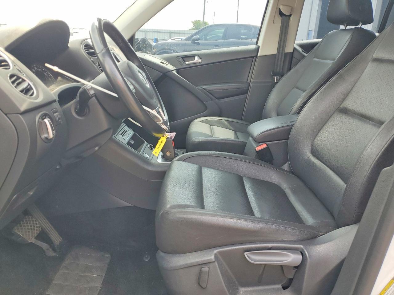 2016 Volkswagen Tiguan S - Image 7
