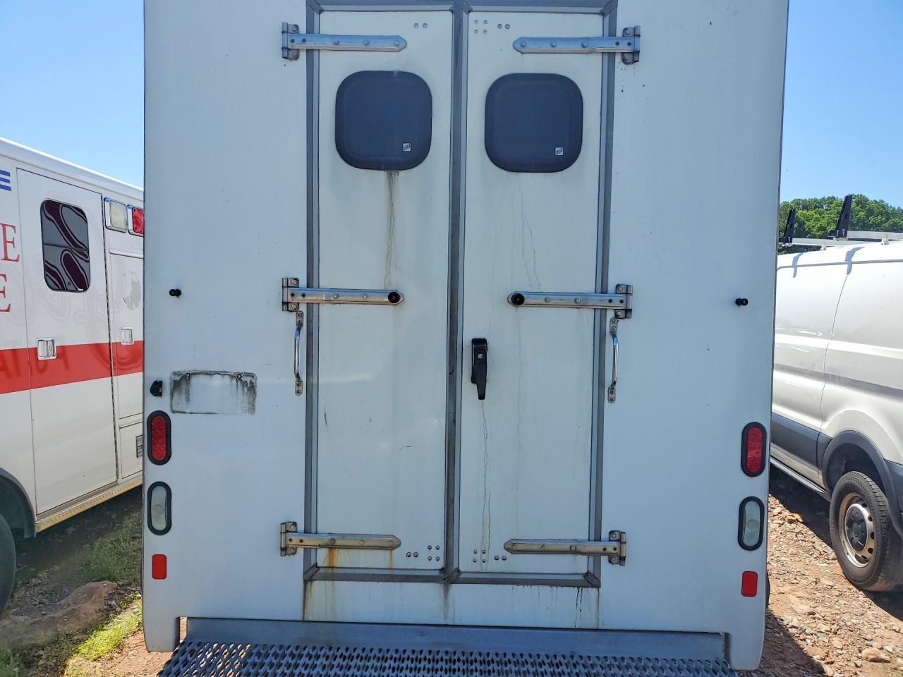 2018 Ford Transit - Delivery Truck - Image 6