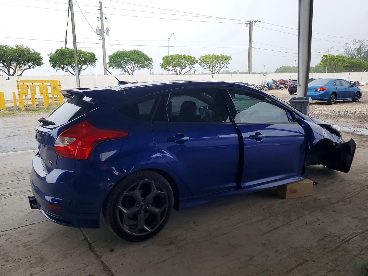 2014 Ford Focus St - Фото 3
