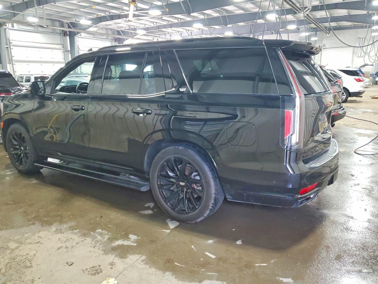 2021 Cadillac Escalade Sport Platinum - Фото 2