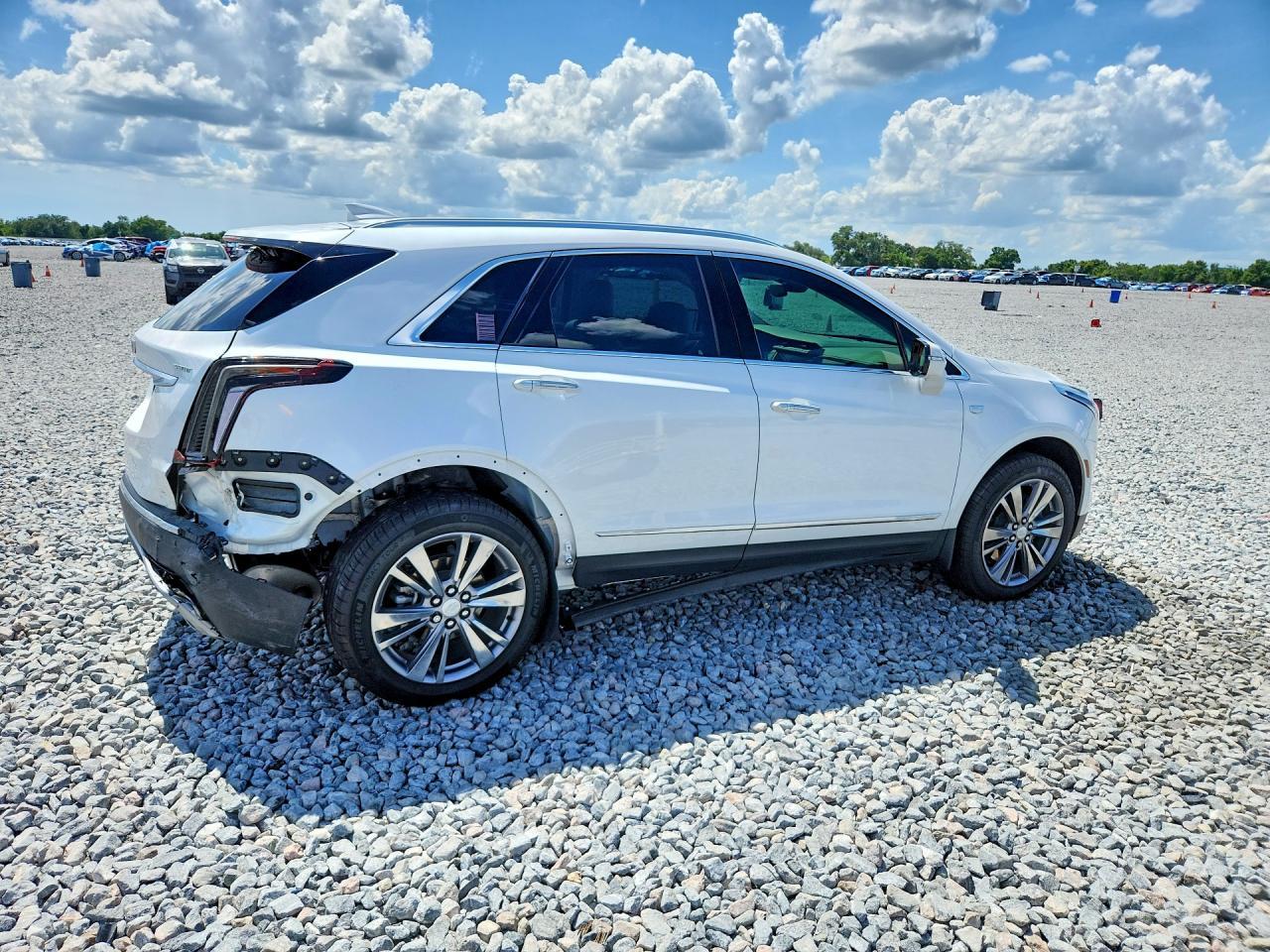 2024 Cadillac Xt5 Premium Luxury - Image 3