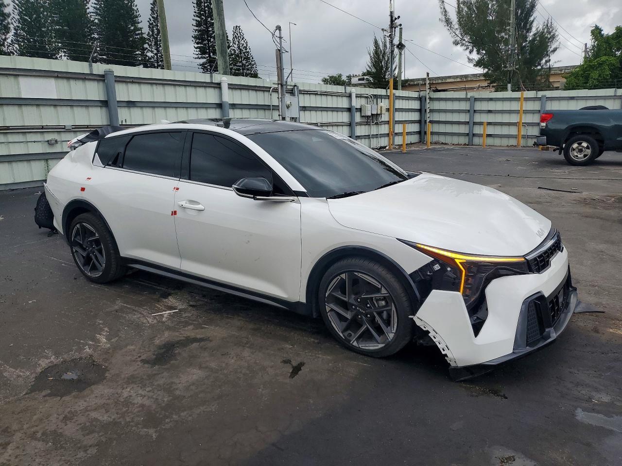 2025 Kia K4 Gt Line - Фото 4