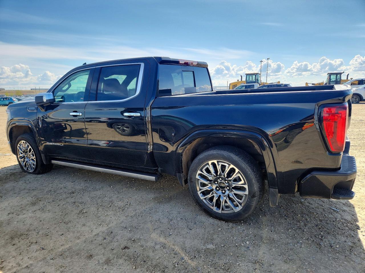 2026 GMC Sierra K1500 Denali Ultimate - Image 2