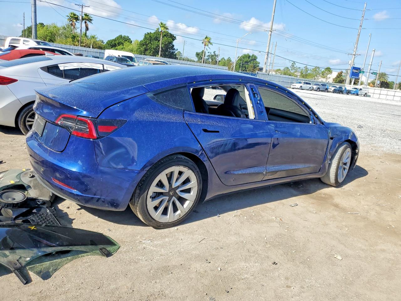 2022 Tesla Model 3 - Image 3