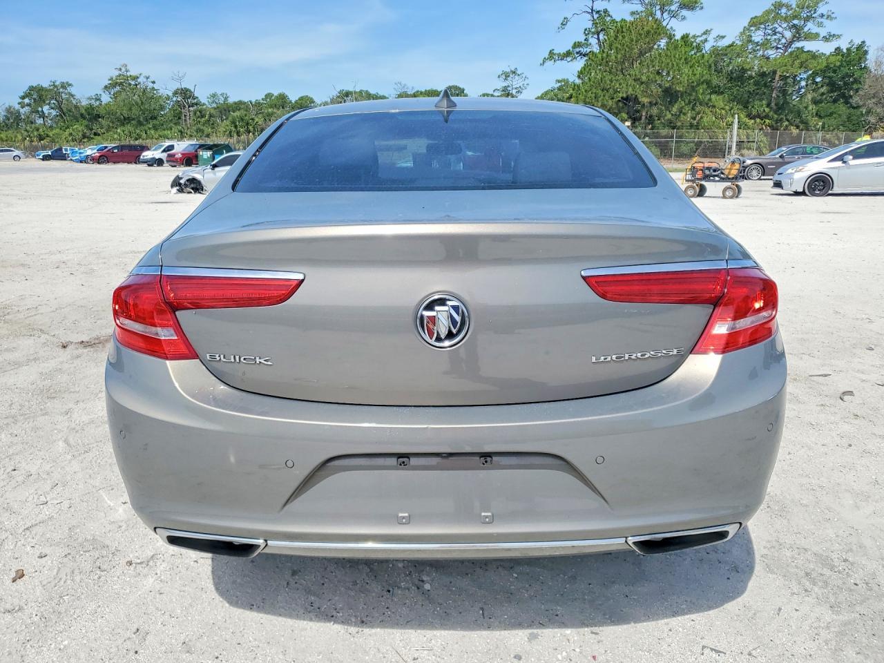 2017 Buick Lacrosse Essence - Image 6