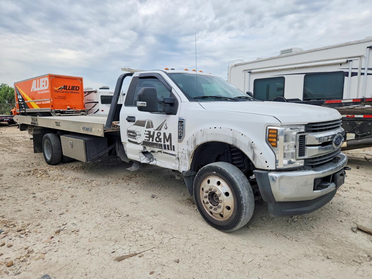 2019 Ford F550 Super Duty - Image 4