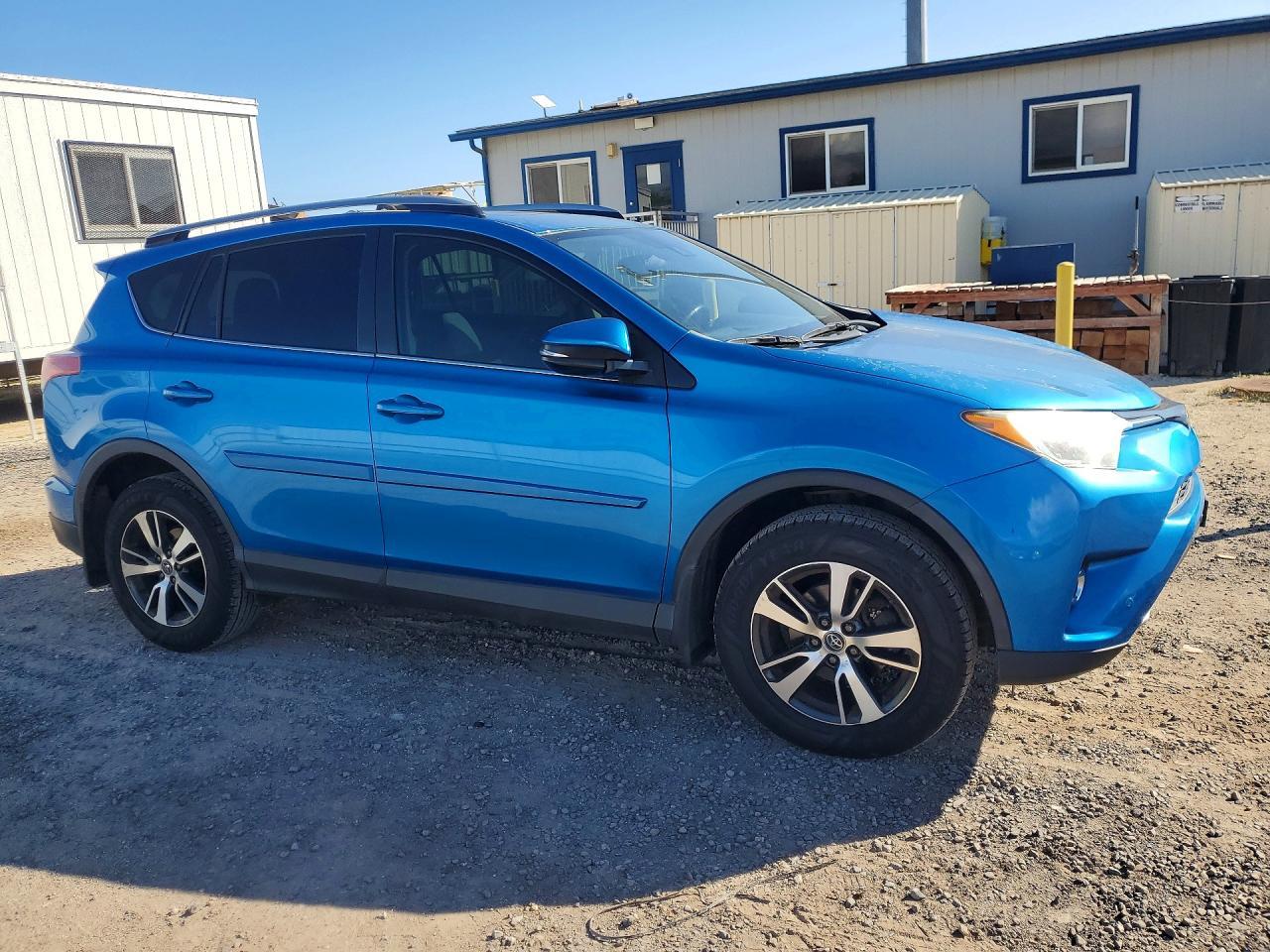 2017 Toyota Rav4 Xle - Image 4