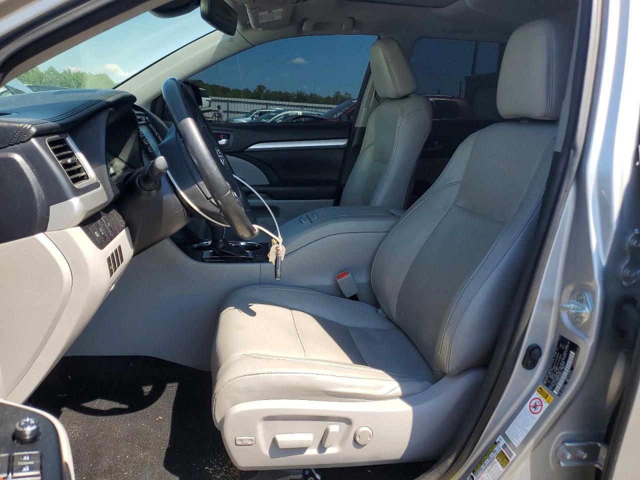 2017 Toyota Highlander Xle - Image 7