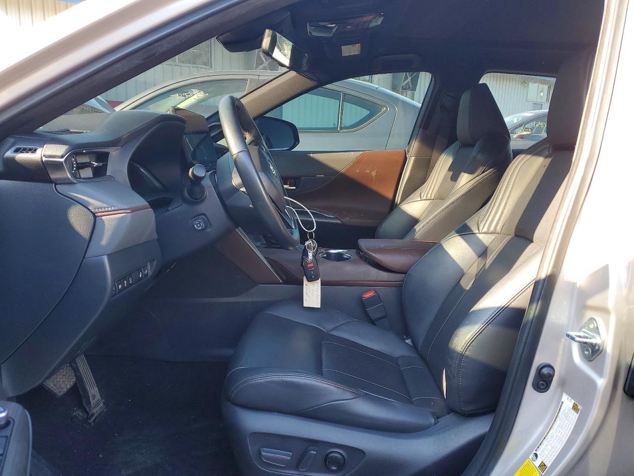 2024 Toyota Venza Limited - Фото 7
