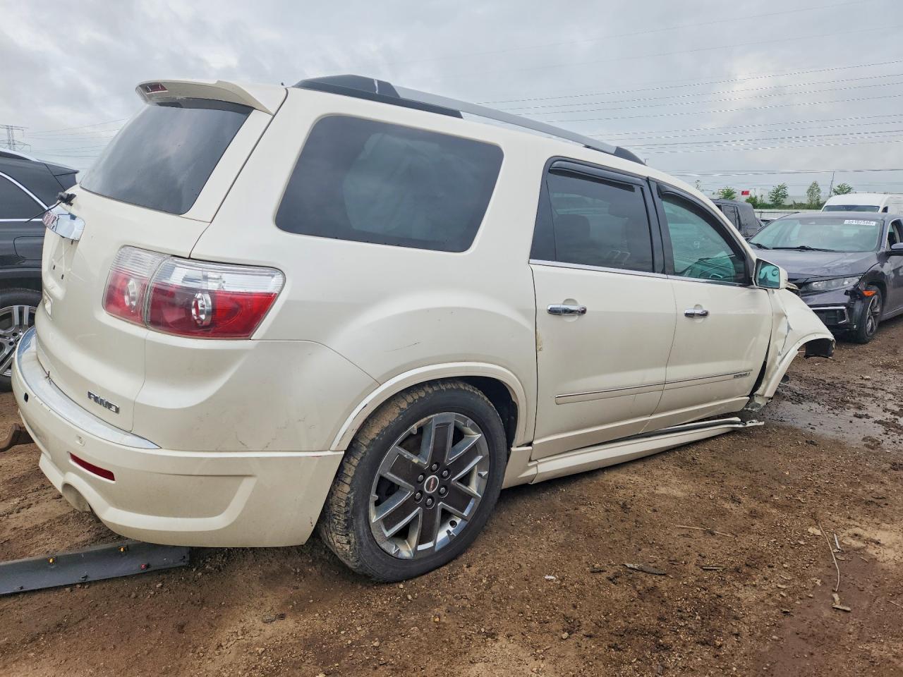 2012 GMC Acadia Denali - Image 3