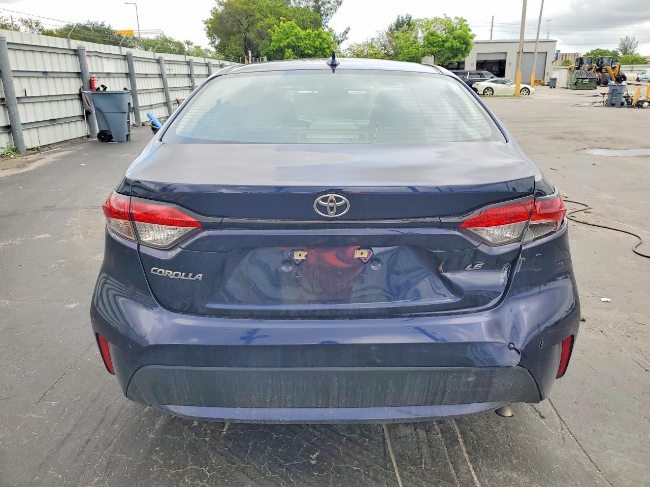 2022 Toyota Corolla Le - Image 6