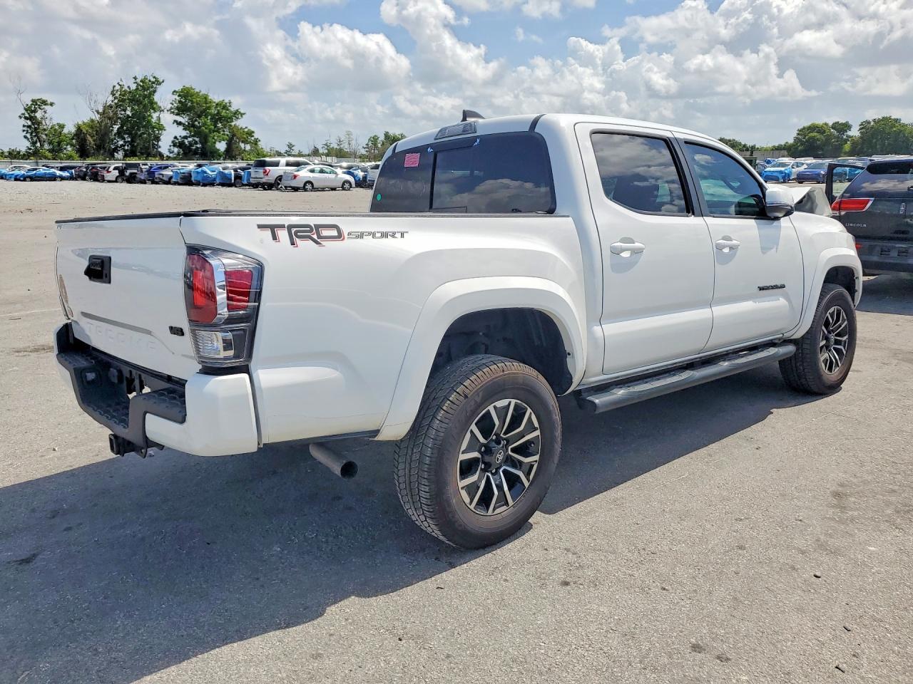 2023 Toyota Tacoma Trd Sport - Image 3